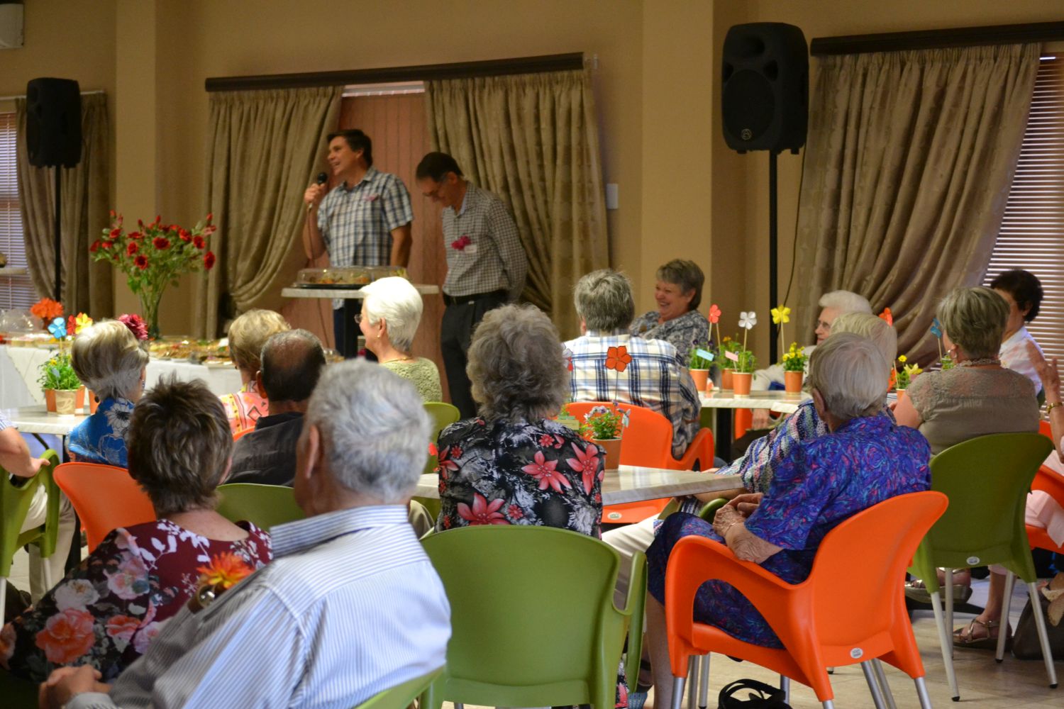 Senior-FOKUS begin met ‘n heerlike Lentefees.